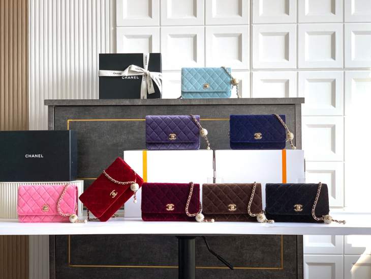 Picture of Chanel Handbags _SKUfw239861628fw